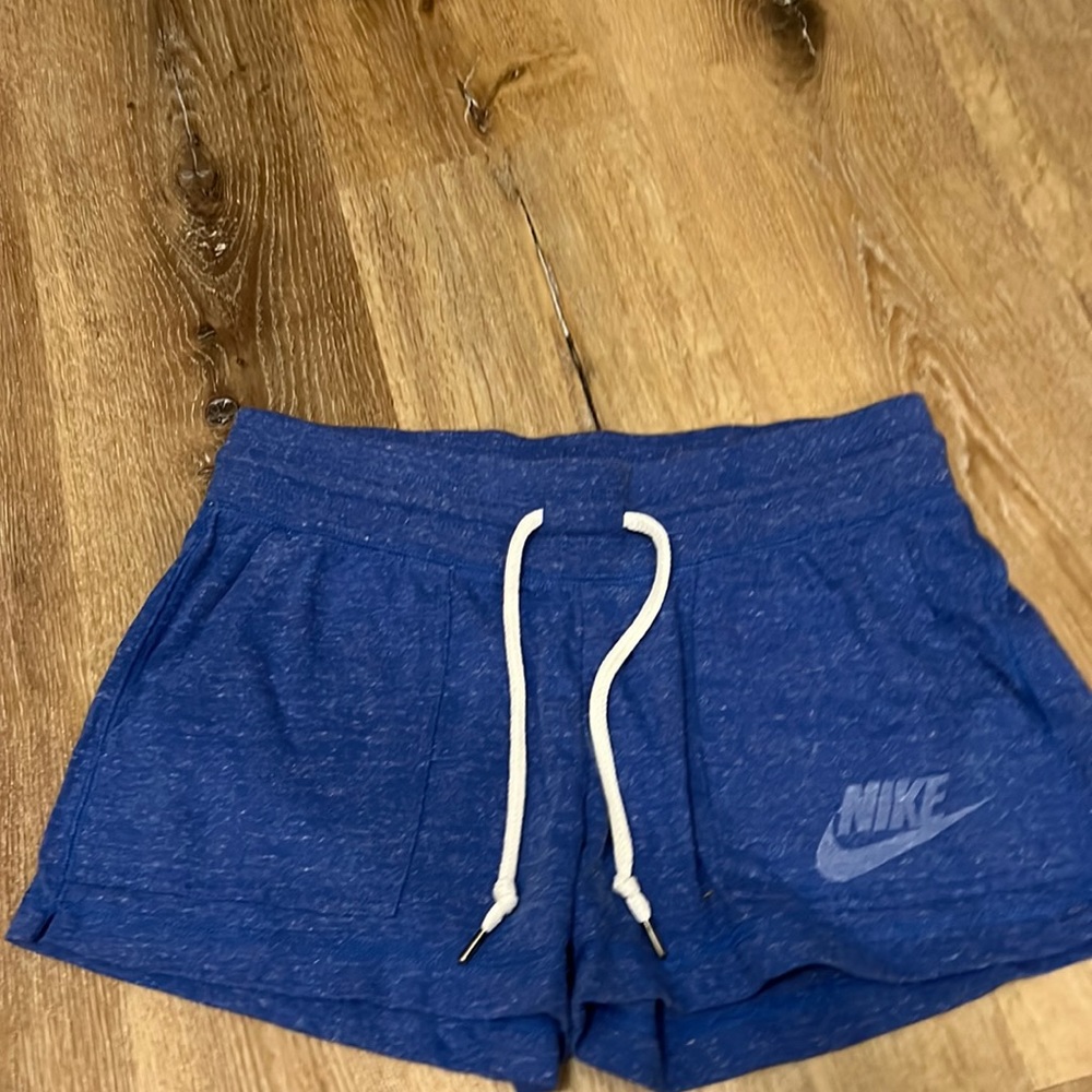 Nike Gym Vintage Jersey shorts, size small